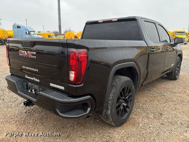 Image of GMC Sierra 1500 equipment image 4