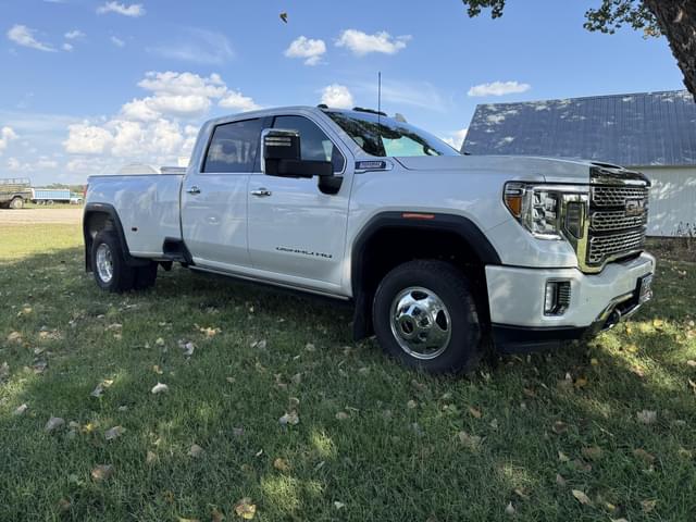 Image of GMC 3500HD equipment image 3