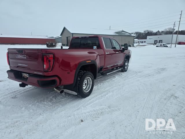 Image of GMC 3500HD equipment image 4