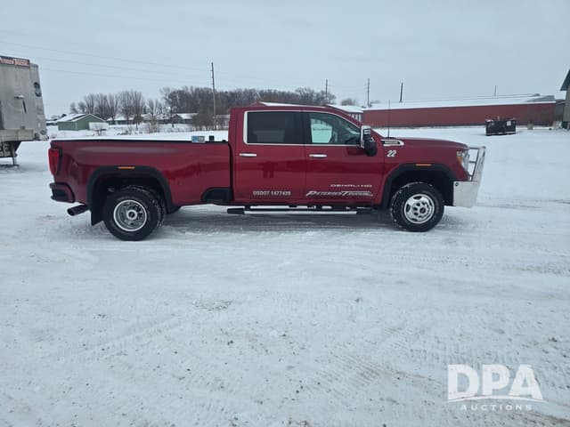 Image of GMC 3500HD equipment image 3