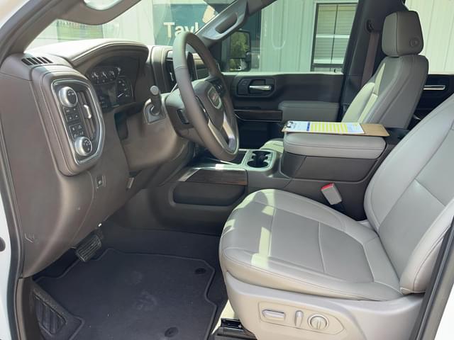Image of GMC 2500 equipment image 4