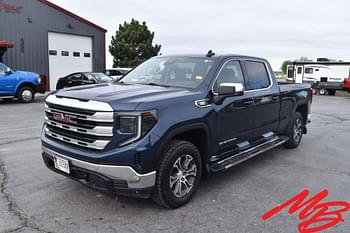 2022 GMC Sierra Equipment Image0