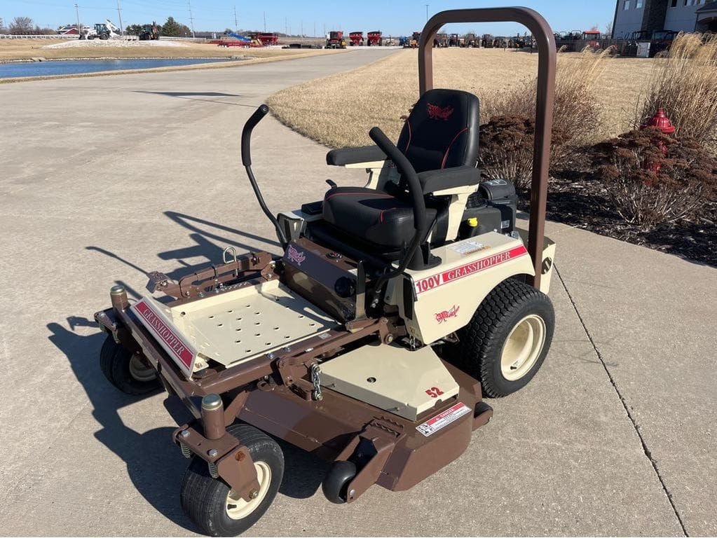 2022 Grasshopper 100V Equipment Image0