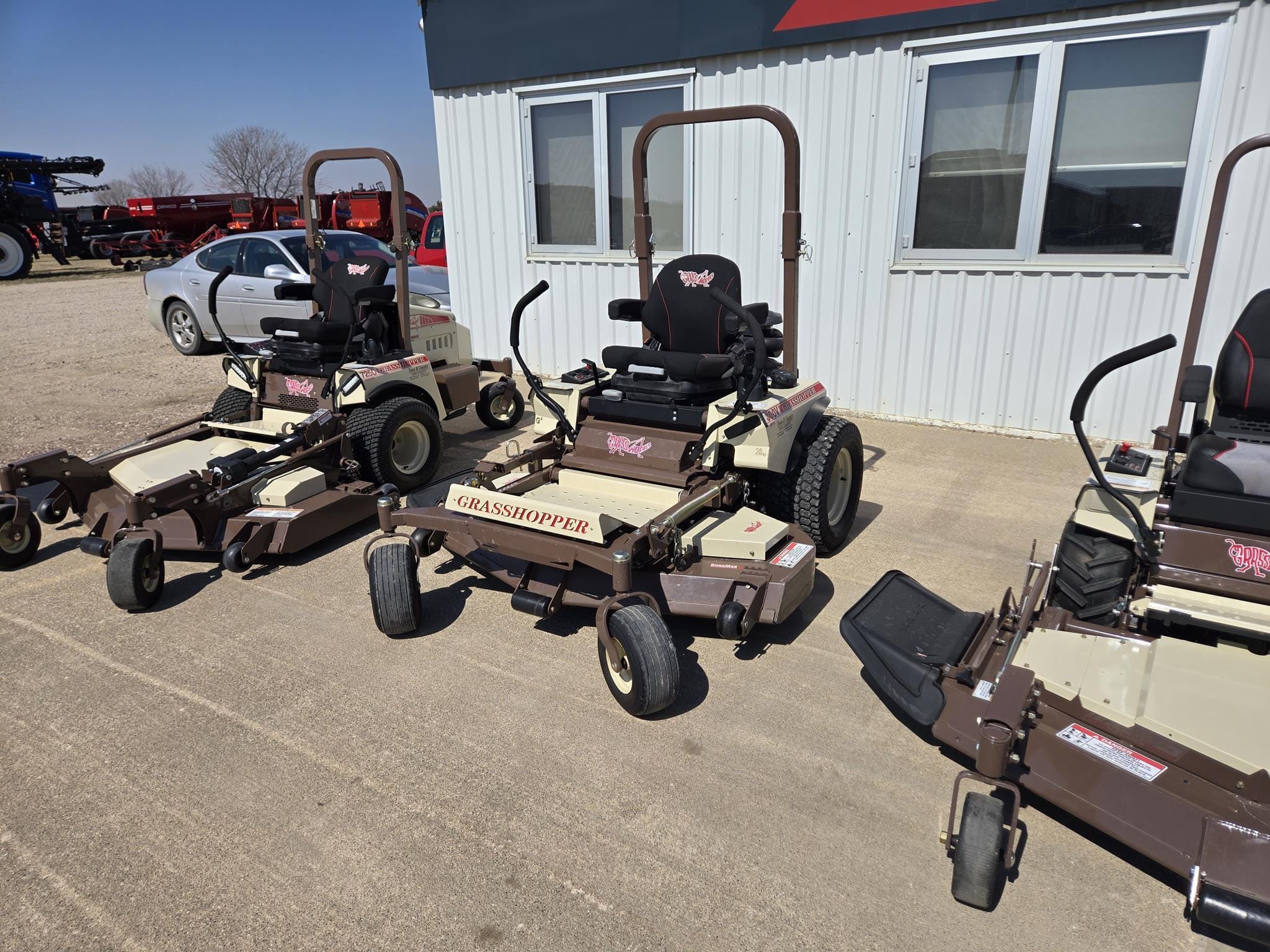 2022 Grasshopper 328G4 Equipment Image0