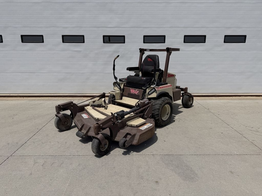 2022 Grasshopper 725DT Equipment Image0