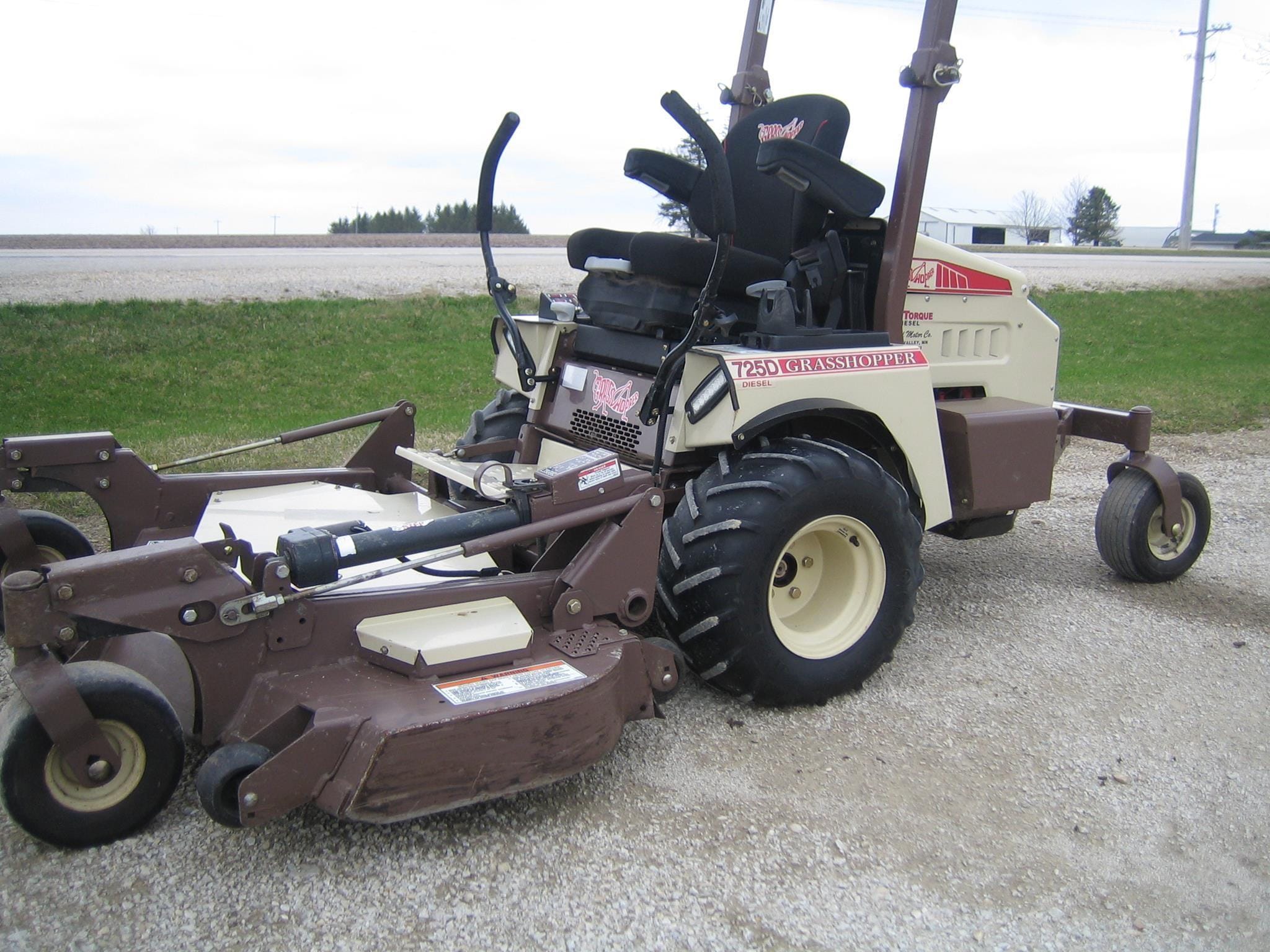2022 Grasshopper 725DT6 Equipment Image0