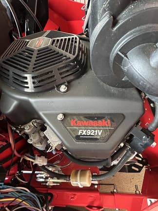 Image of Gravely Pro-Turn 560 equipment image 3