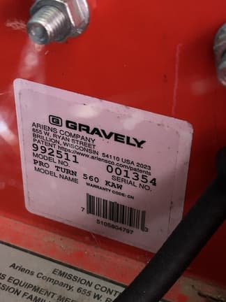 Image of Gravely Pro-Turn 560 equipment image 2