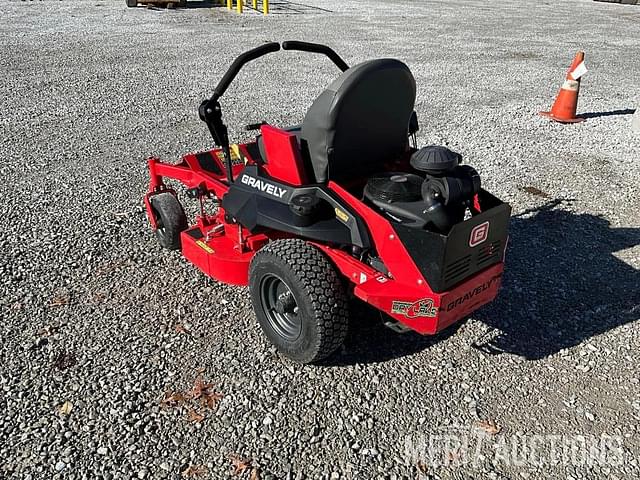 Image of Gravely Compact Pro 34 equipment image 2