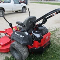 Image of Gravely  Pro Turn 272 equipment image 3