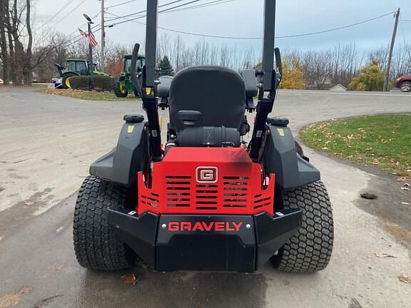 Image of Gravely Pro-Turn 260 equipment image 3