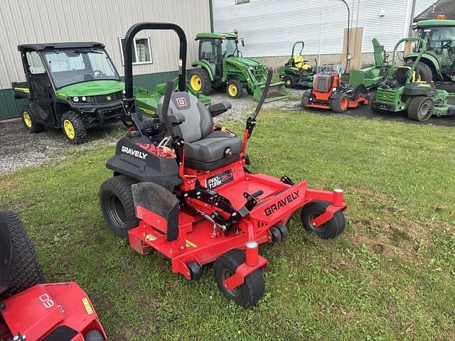 Image of Gravely Pro-Turn 260 equipment image 2