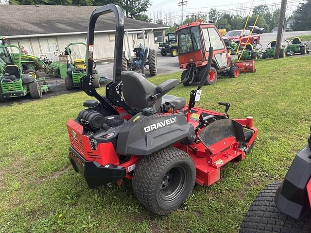 Image of Gravely Pro-Turn 260 equipment image 4