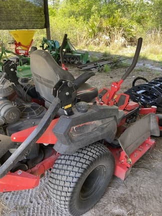 Image of Gravely Pro-Turn 560 equipment image 2