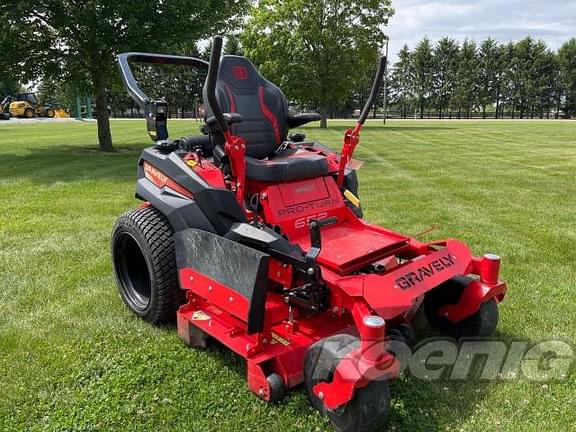 Image of Gravely Pro-Turn 652 equipment image 2