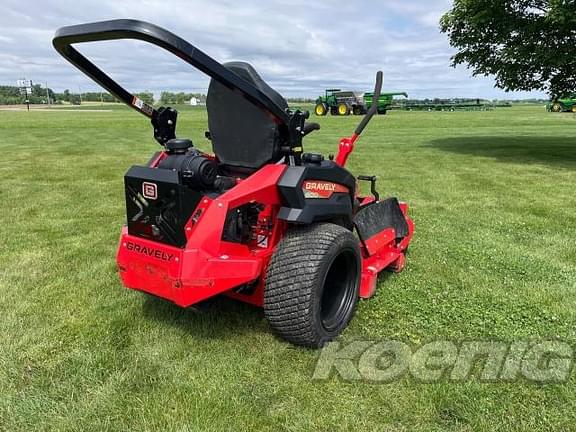 Image of Gravely Pro-Turn 652 equipment image 3