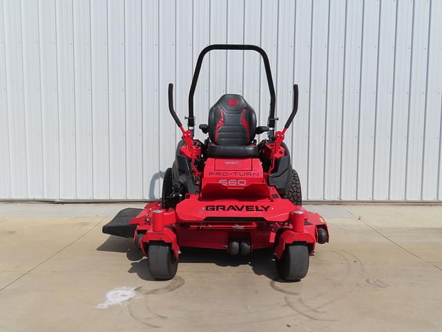 Image of Gravely Pro-Turn 660 equipment image 2