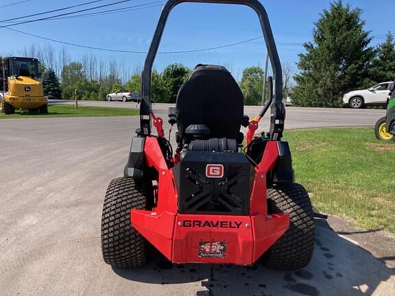 Image of Gravely Pro-Turn 660 equipment image 3