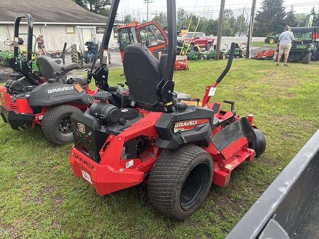 Image of Gravely Pro-Turn 660 equipment image 3