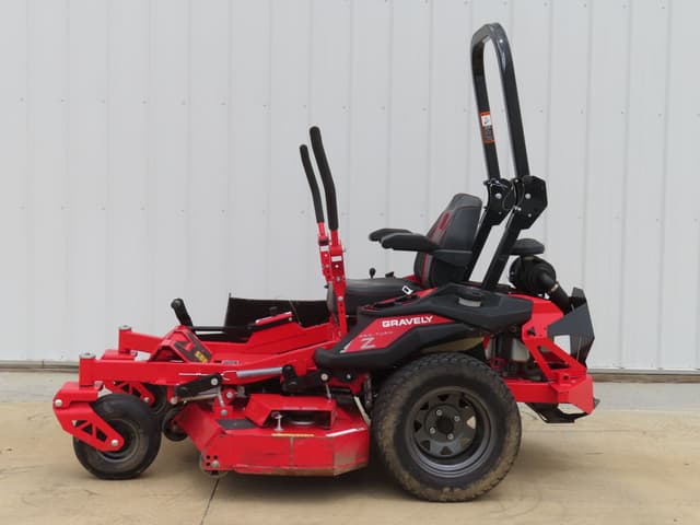 Image of Gravely Pro-Turn Z equipment image 2