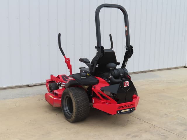 Image of Gravely Pro-Turn Z equipment image 4