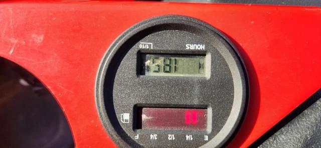 Image of Gravely Pro-Turn 600 equipment image 4