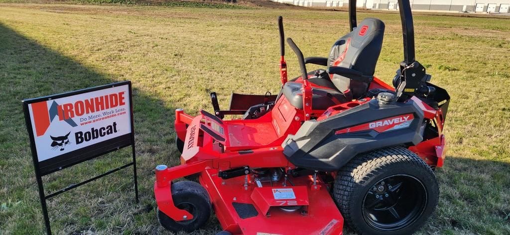 2022 Gravely Pro-Turn 600 Equipment Image0