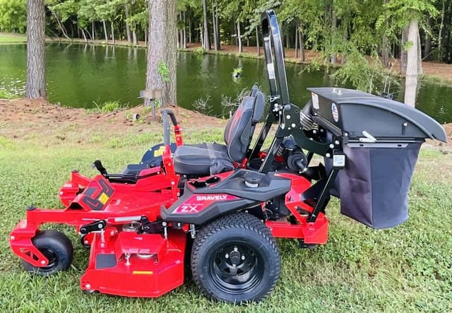 Image of Gravely Pro-Turn ZX 52 equipment image 1