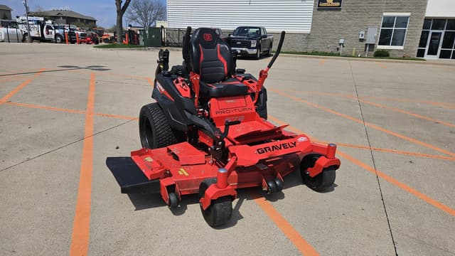 Image of Gravely Pro-Turn 672 equipment image 1