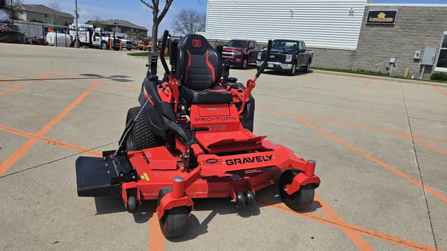 Image of Gravely Pro-Turn 672 equipment image 1