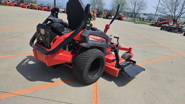 Image of Gravely Pro-Turn 672 equipment image 3