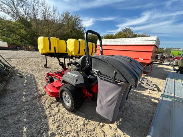 Image of Gravely Pro-Turn 260 equipment image 4