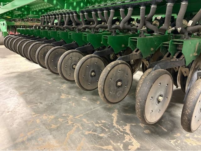 Image of Great Plains BD7600HD equipment image 3