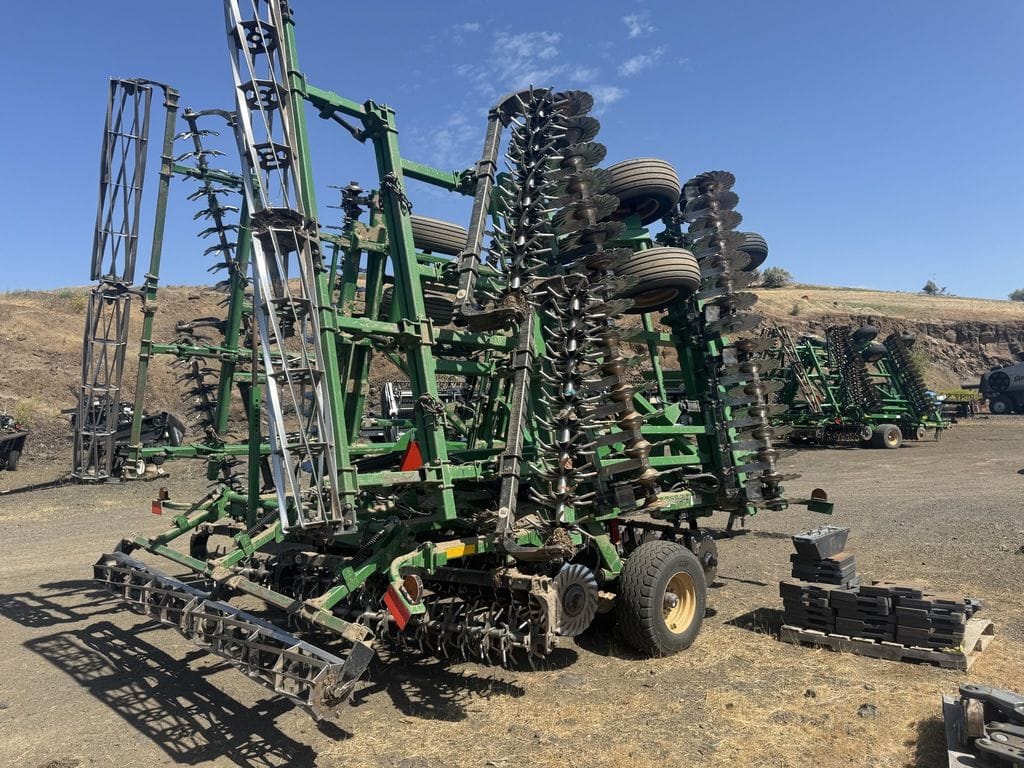 2022 Great Plains VT1100 Equipment Image0