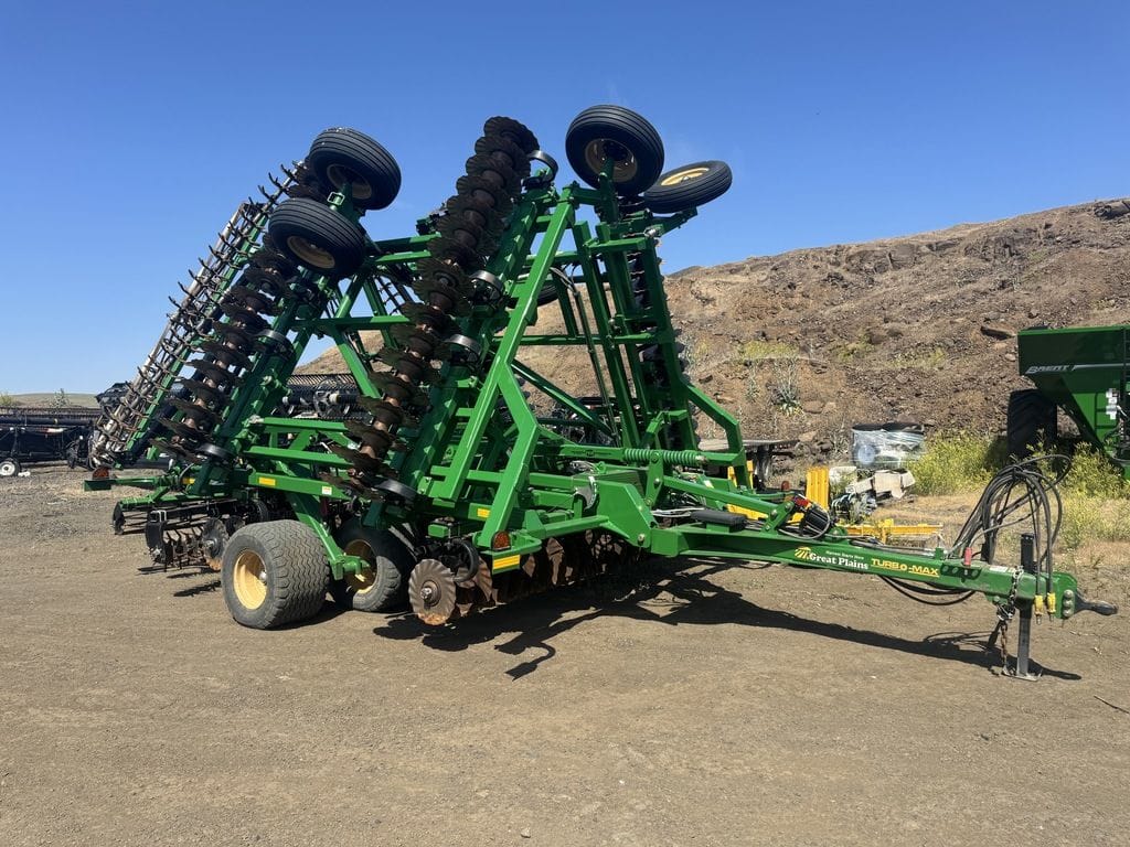 2022 Great Plains VT1100 Equipment Image0