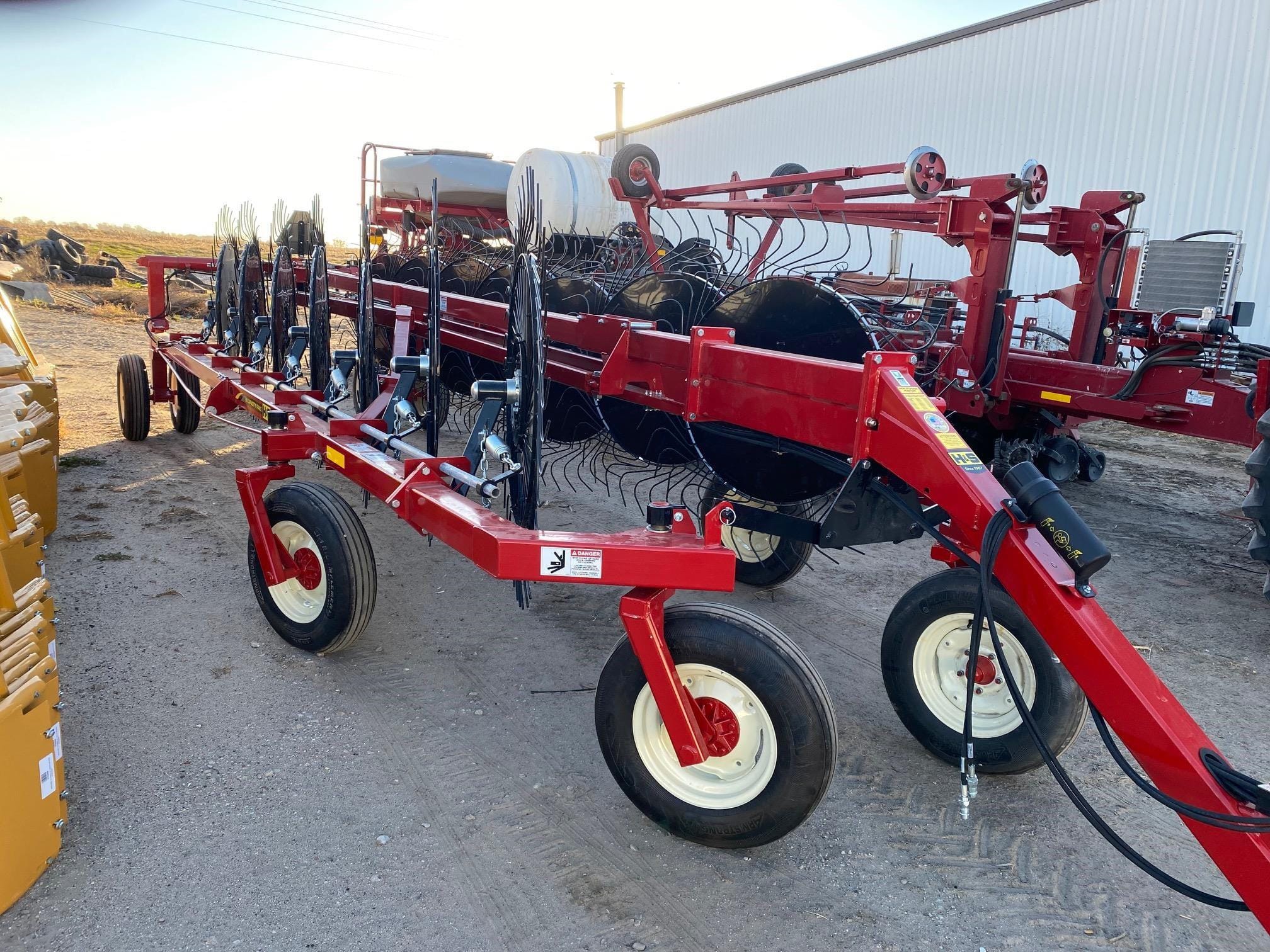 2022 H&S HC5114 Equipment Image0