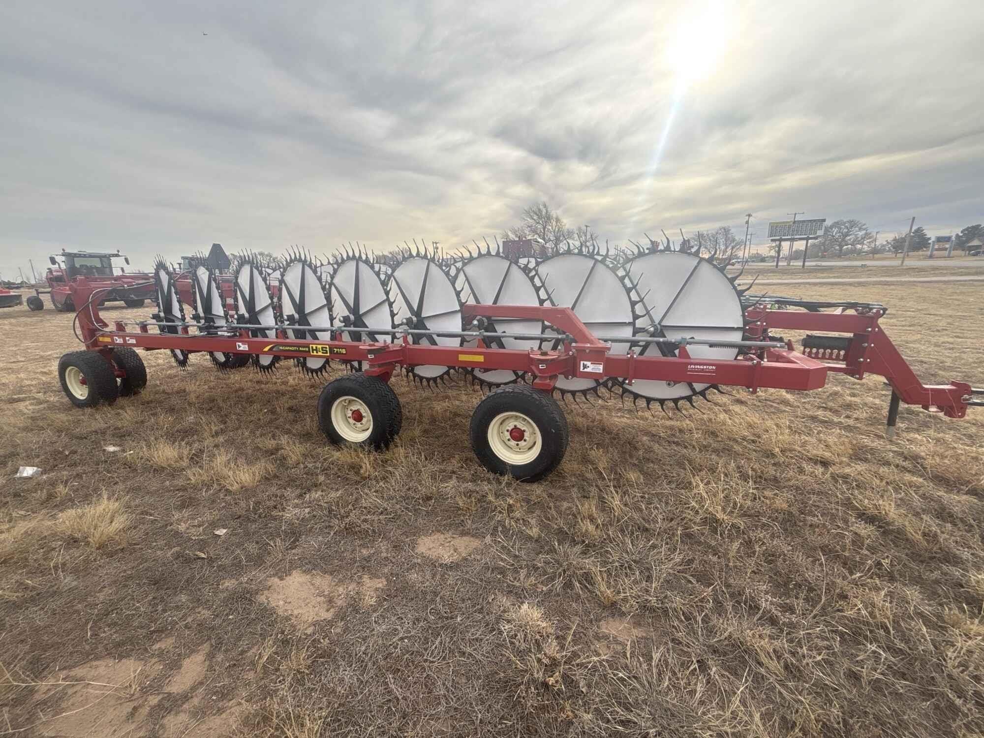 2022 H&S HC7116 Equipment Image0