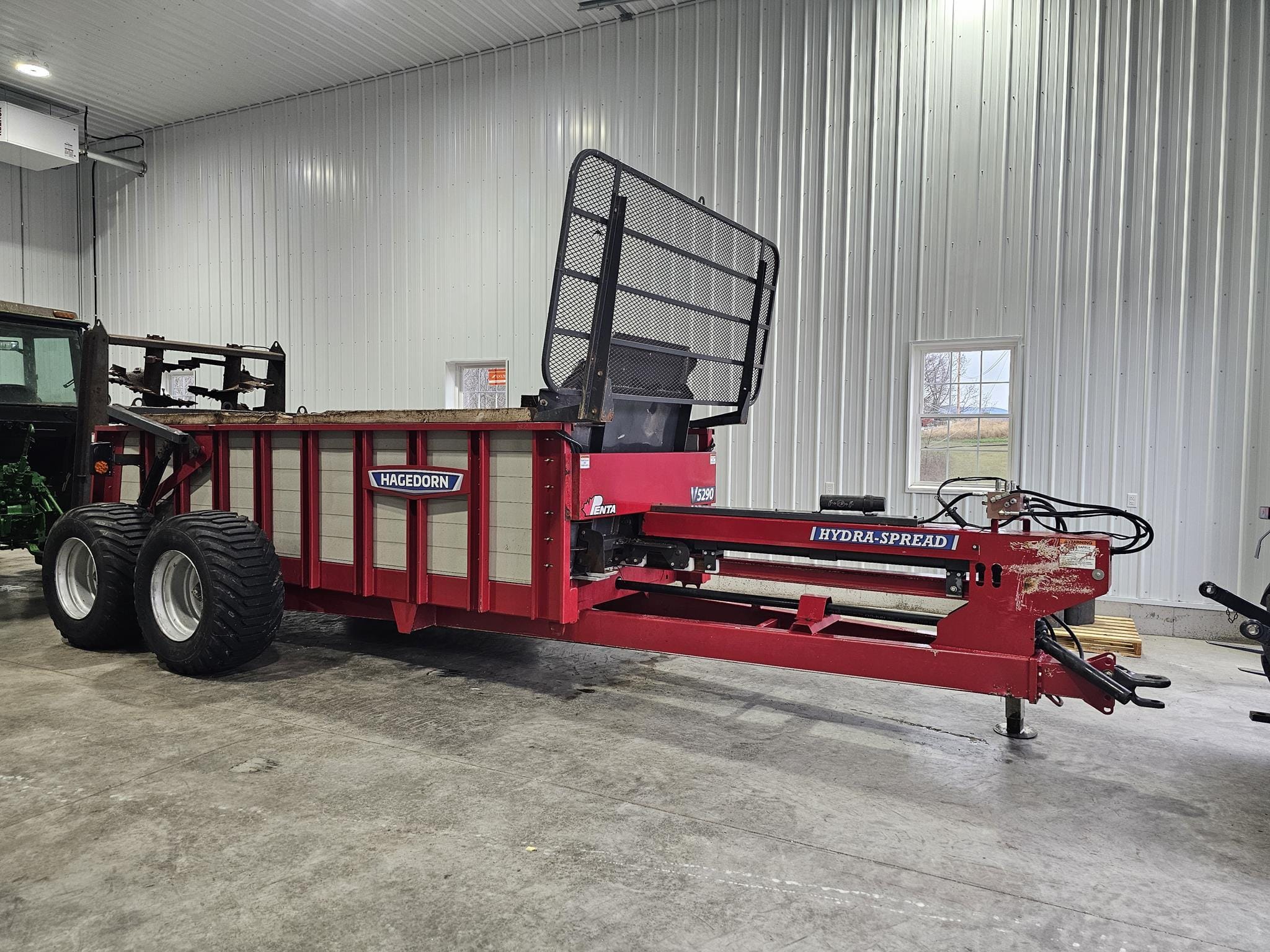 2022 Hagedorn Hydra-Spread Extravert 5290 Equipment Image0