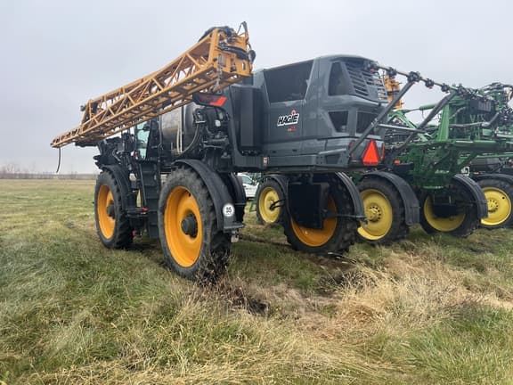 Image of Hagie STS12 equipment image 2