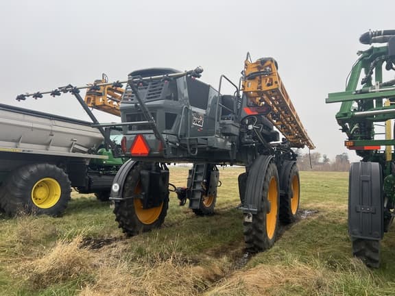 Image of Hagie STS12 equipment image 4