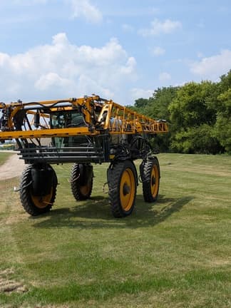 Image of Hagie STS12 equipment image 2