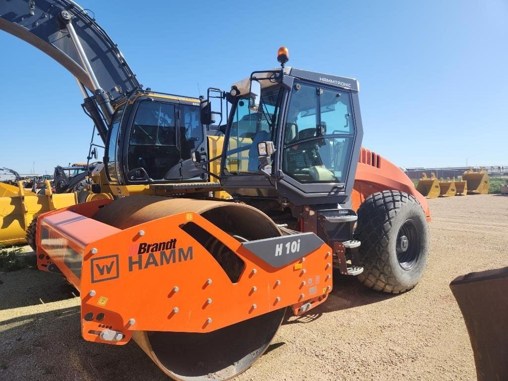 2022 Hamm H10I Equipment Image0