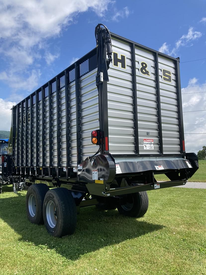2022 H&S HD7+4 Stock No. 2022-hs-74-forage-box-19-length-hyd 2022 H&S HD7+4 Stock No. 2022-hs-74-forage-box-19-length-hyd