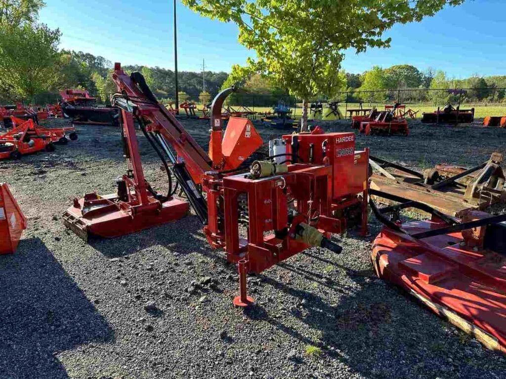 2022 Hardee LR40142 Equipment Image0