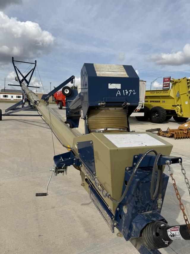 Image of Harvest International H1084XT equipment image 1