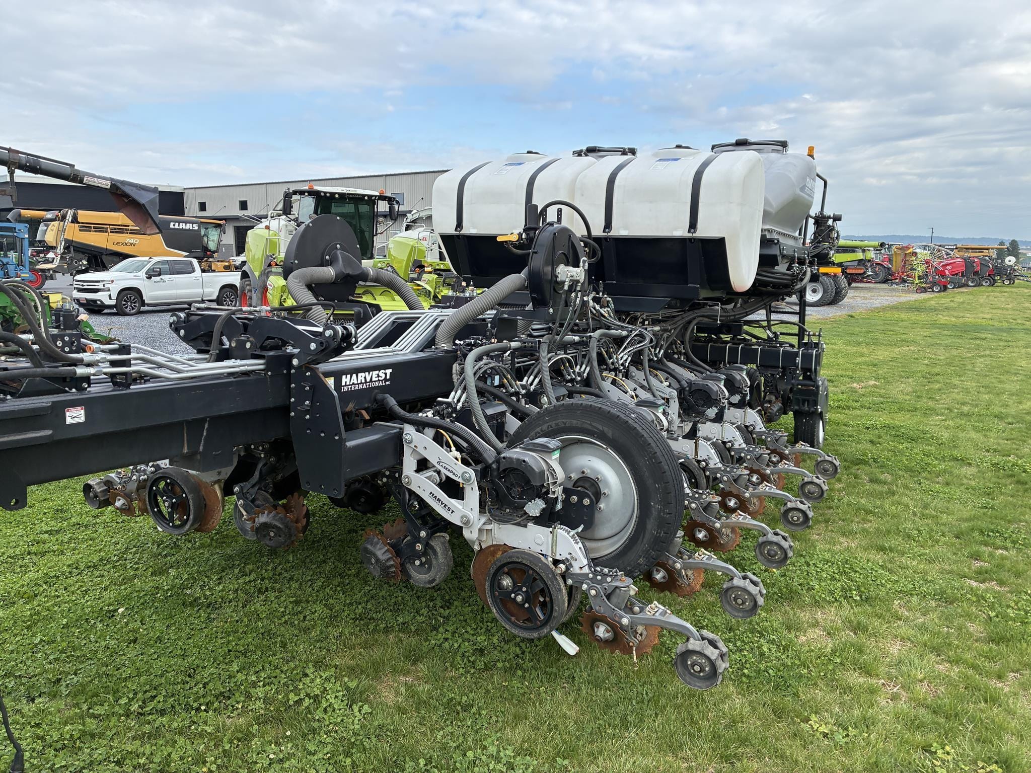 2022 Harvest International PB4030BRT Equipment Image0