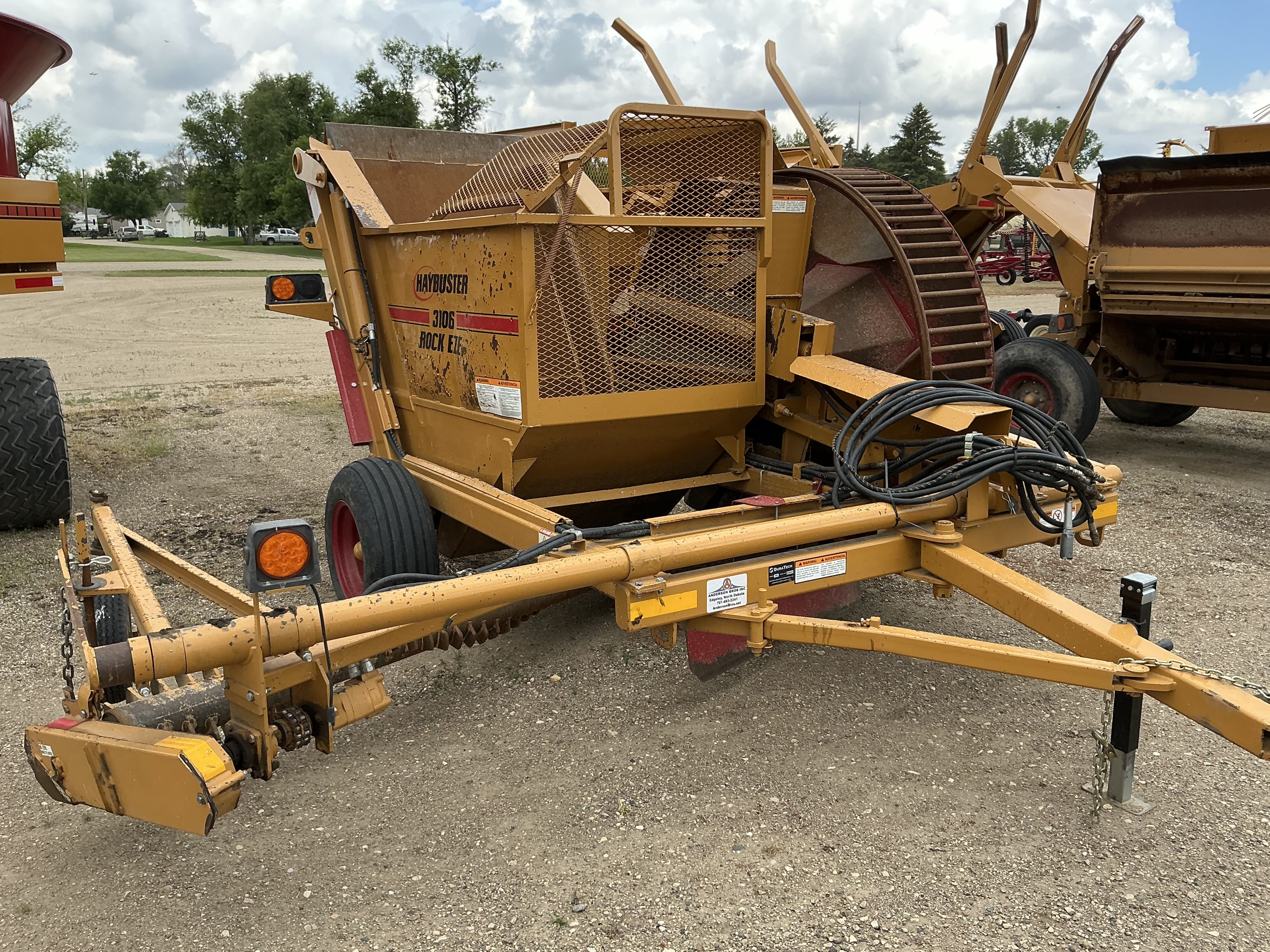 2022 Haybuster 3106 Rock EZE Equipment Image0