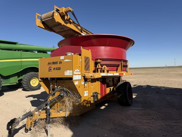 Image of Haybuster H-1135 equipment image 3