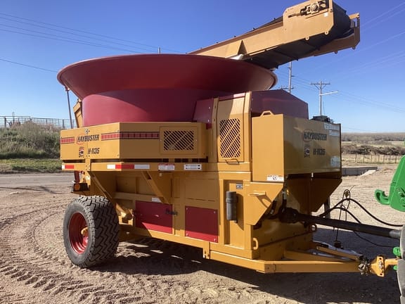 2022 Haybuster H-1135 Equipment Image0
