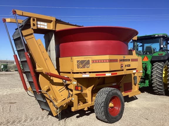Image of Haybuster H-1135 equipment image 4
